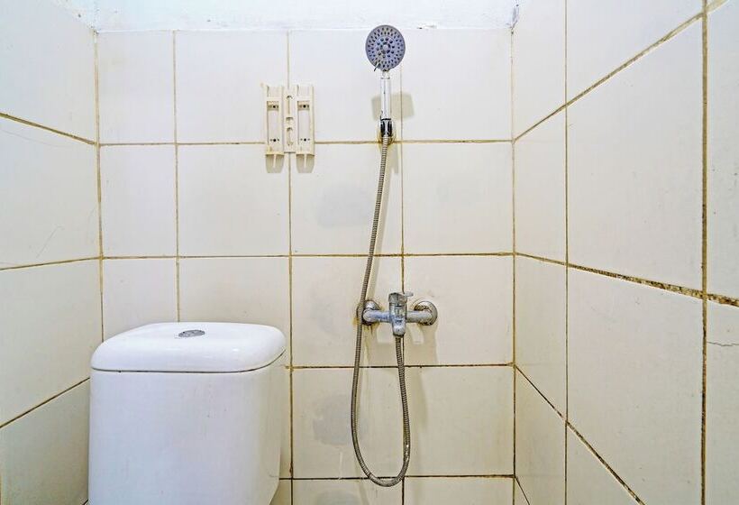 فندق Oyo 92726 Geulis Guest House