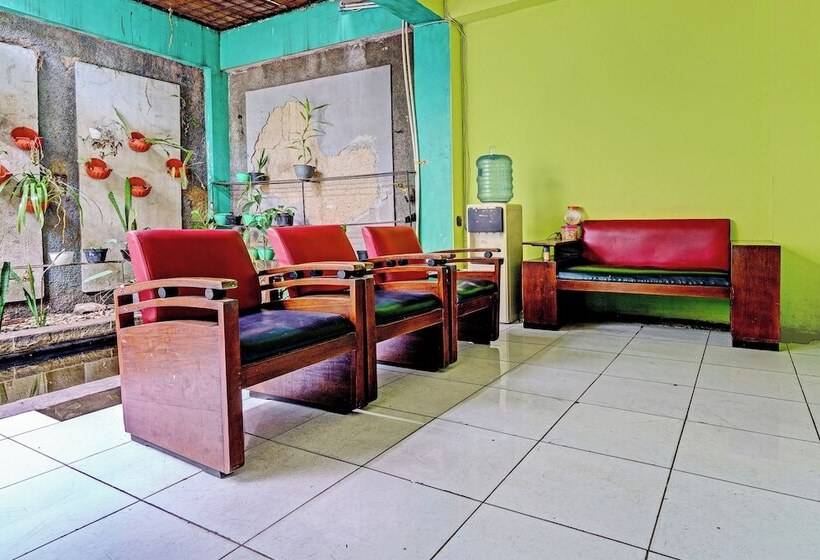 فندق Oyo 92726 Geulis Guest House