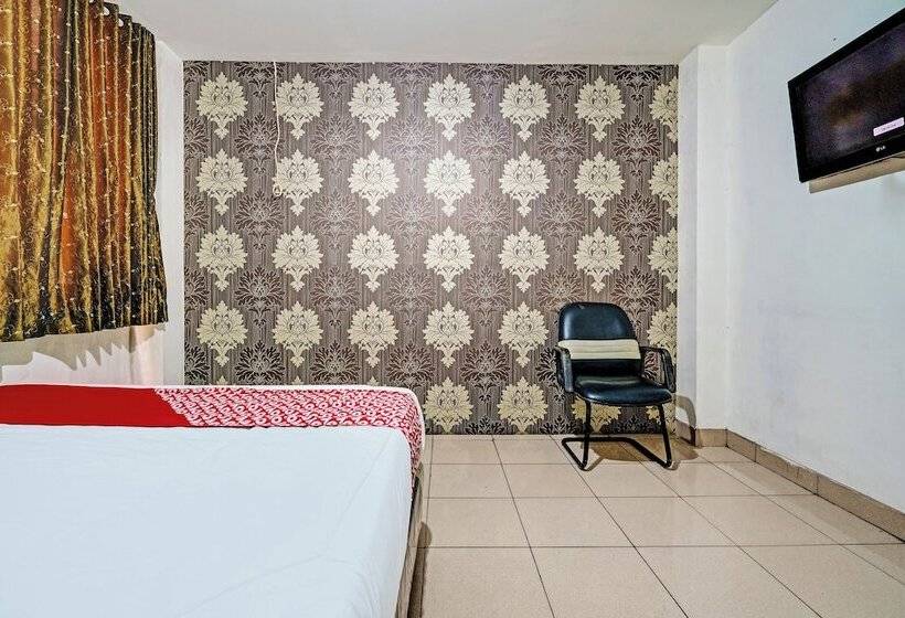 فندق Oyo 92726 Geulis Guest House