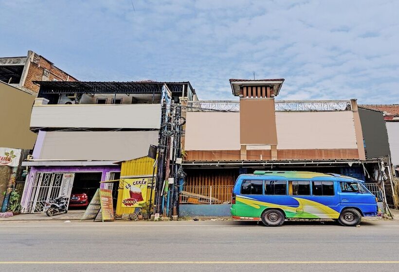 فندق Oyo 92726 Geulis Guest House