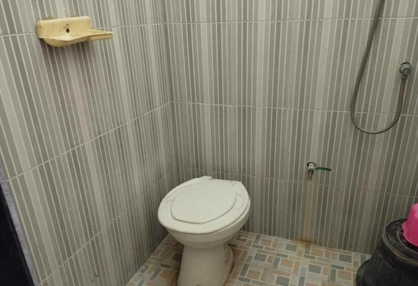 בית מלון כפרי Oyo 92756 Kos Moncok