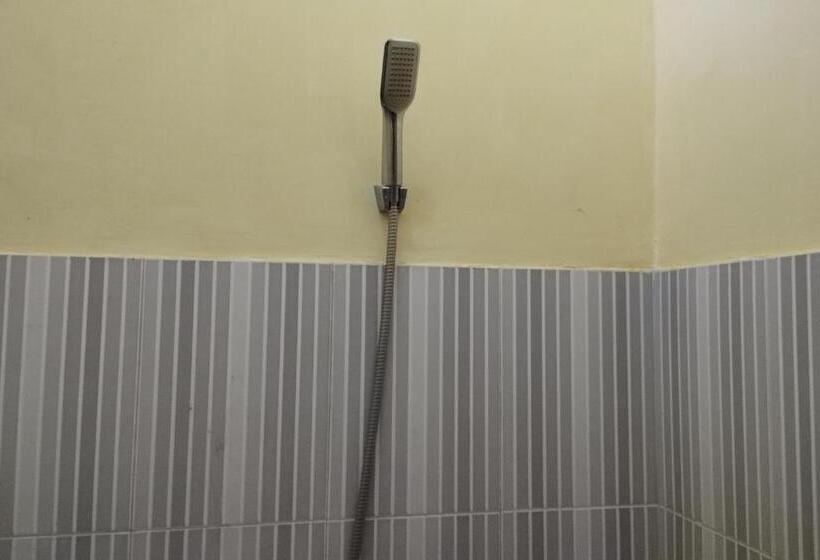 בית מלון כפרי Oyo 92756 Kos Moncok