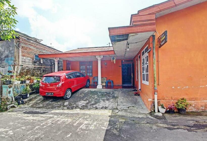 호텔 Oyo 92759 Penginapan Piji Kembar