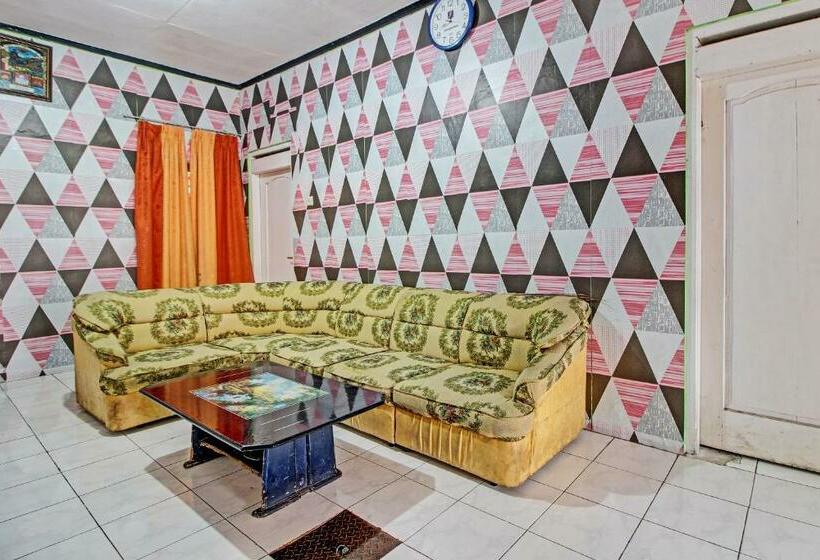 호텔 Oyo 92759 Penginapan Piji Kembar