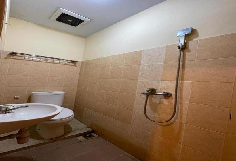 בית מלון כפרי Oyo 92772 Losmen Diah Syariah