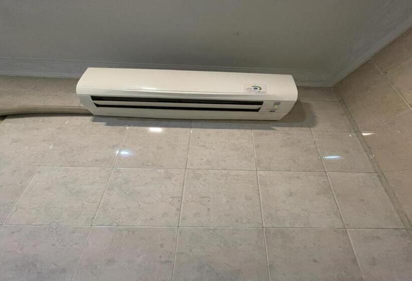 בית מלון כפרי Oyo 92772 Losmen Diah Syariah