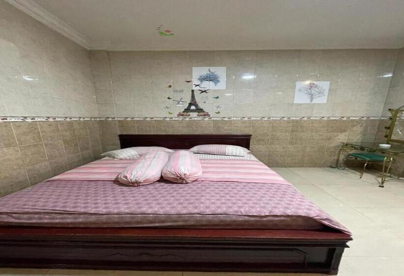 בית מלון כפרי Oyo 92772 Losmen Diah Syariah