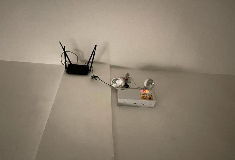 בית מלון כפרי Oyo 92772 Losmen Diah Syariah