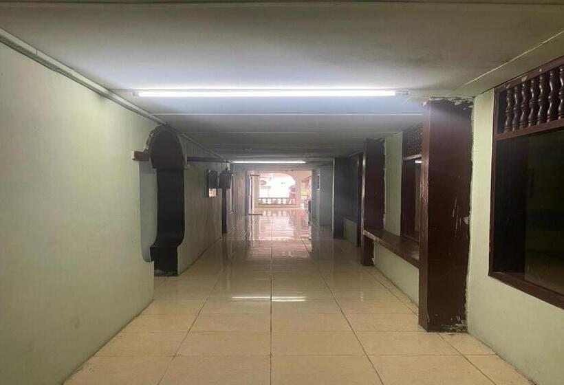 בית מלון כפרי Oyo 92772 Losmen Diah Syariah