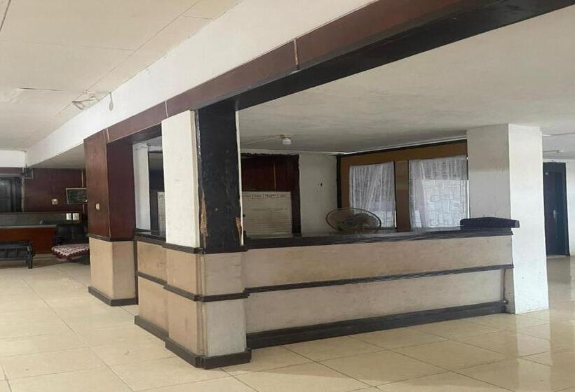 בית מלון כפרי Oyo 92772 Losmen Diah Syariah