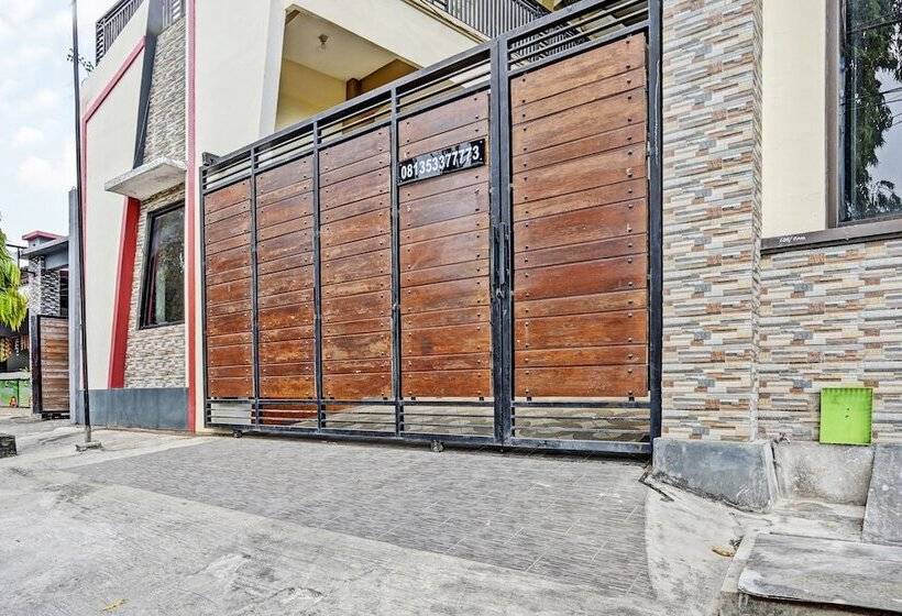 فندق Oyo 92773 Griya Trubus Syariah