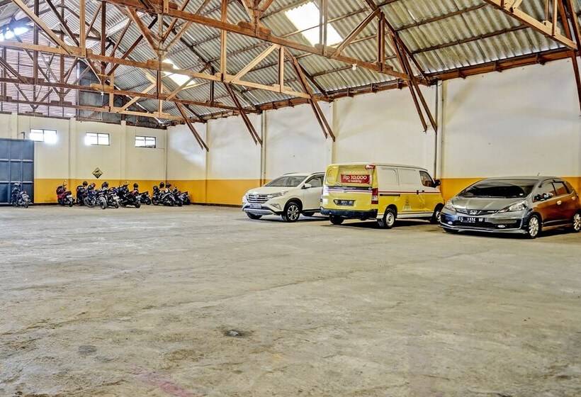 فندق Oyo 92773 Griya Trubus Syariah