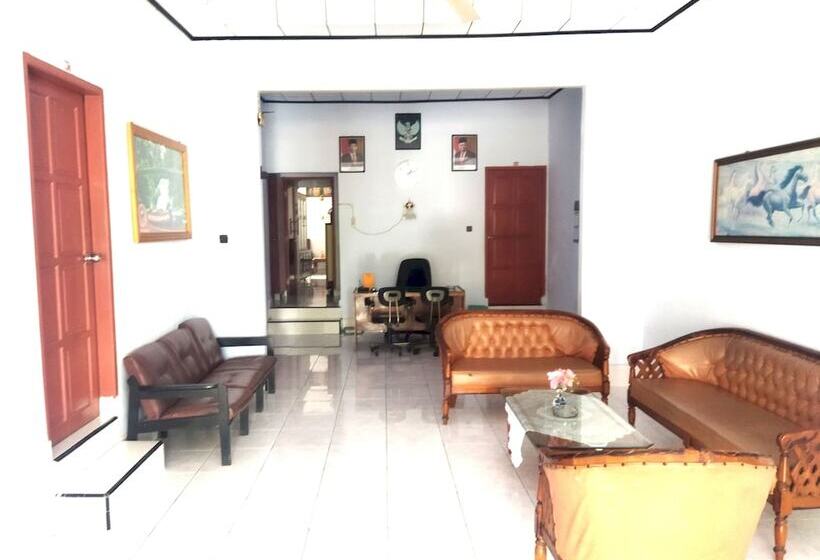 فندق Oyo 92775 Wisma Phinisi Syariah