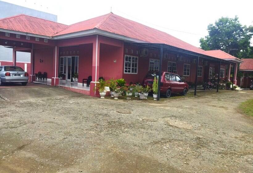 בית מלון כפרי Oyo 92775 Wisma Phinisi Syariah