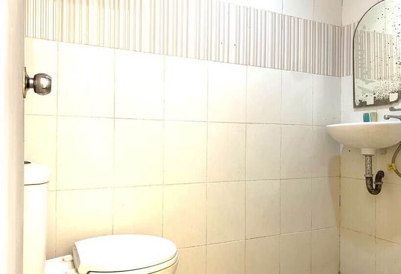 فندق Oyo 92775 Wisma Phinisi Syariah