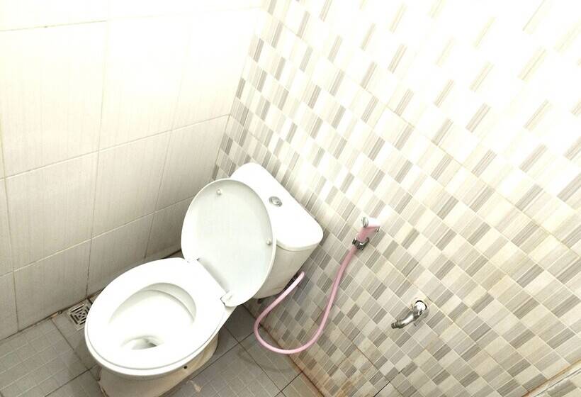 בית מלון כפרי Oyo 92783 Wisma Bunda Syariah