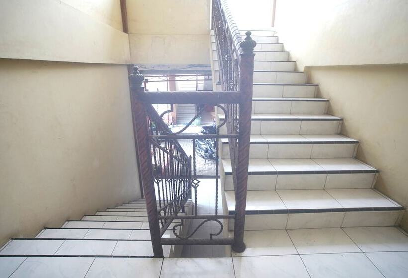 בית מלון כפרי Oyo 92783 Wisma Bunda Syariah