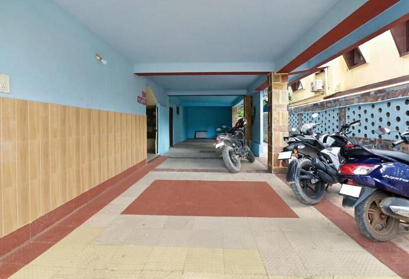 ホテル Oyo Flagship 81524 Gp Lodge