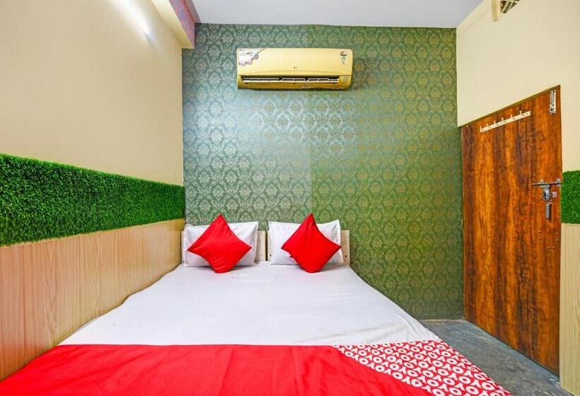 호텔 Oyo Flagship Kushwaha Palace