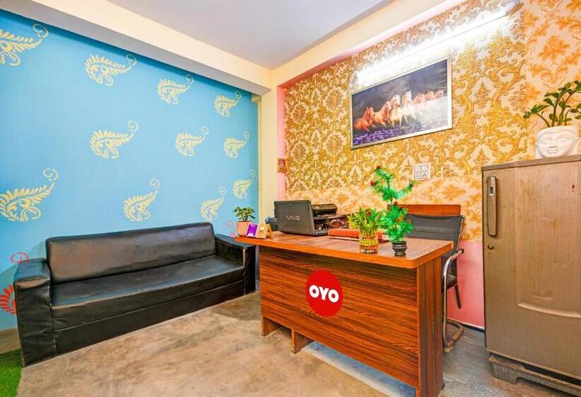 호텔 Oyo Flagship Kushwaha Palace