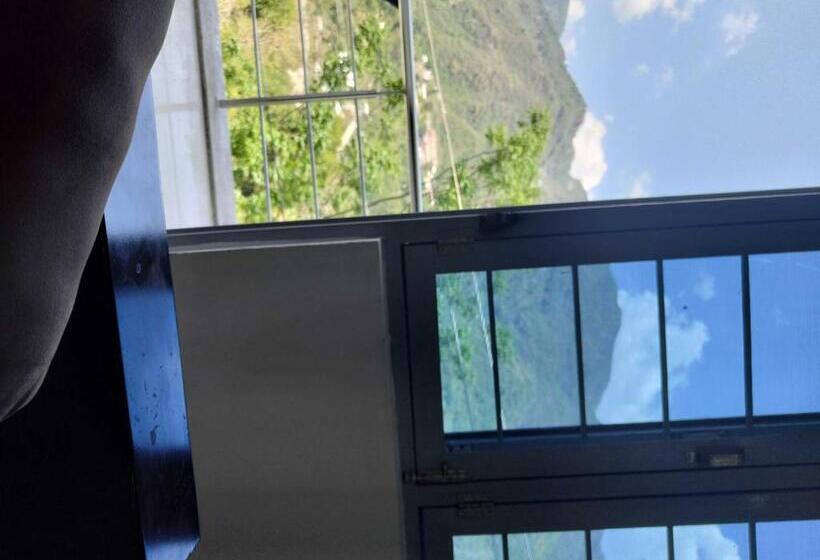 Отель Oyo Komfy Stayz