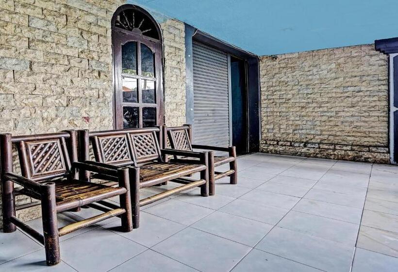 Szálloda Spot On 92727 Lestari Syariah