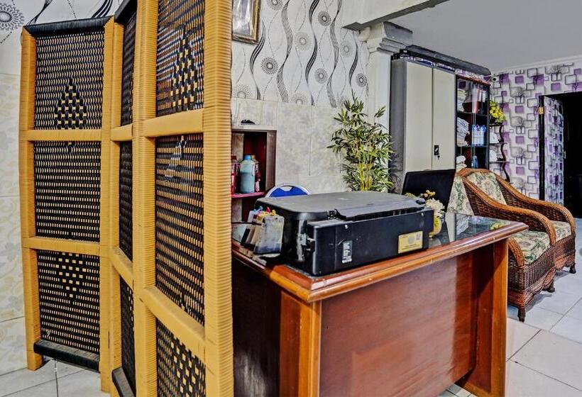 Szálloda Spot On 92727 Lestari Syariah