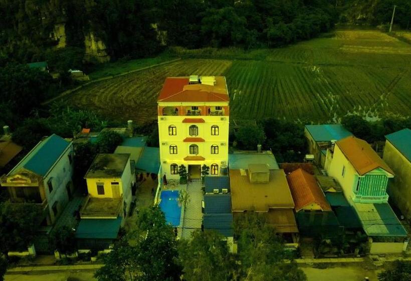هتل Tam Coc Mountain Flower Homestay
