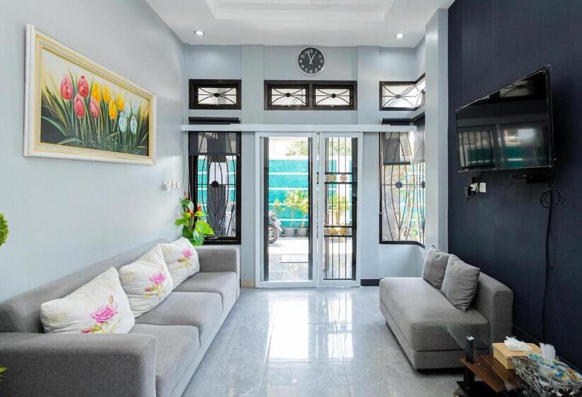 ホテル Villa Three King Fm Mitra Reddoorz