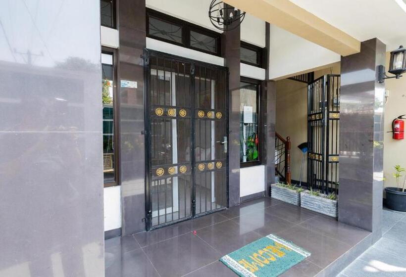 ホテル Villa Three King Fm Mitra Reddoorz