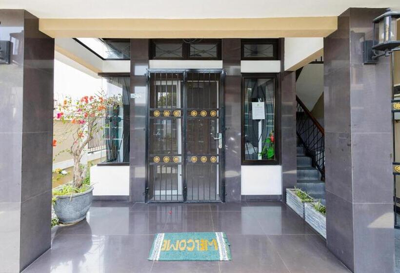 ホテル Villa Three King Fm Mitra Reddoorz