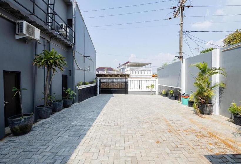 ホテル Villa Three King Fm Mitra Reddoorz