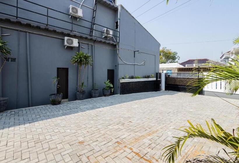 ホテル Villa Three King Fm Mitra Reddoorz