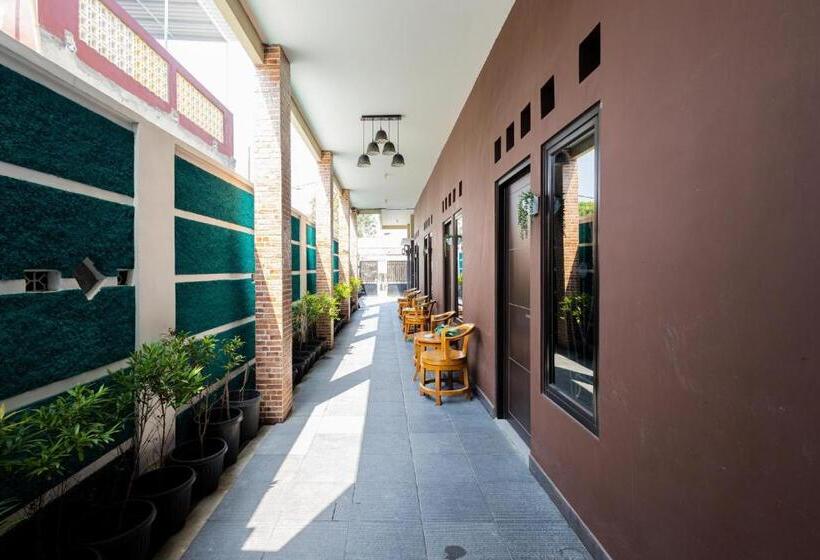 ホテル Villa Three King Fm Mitra Reddoorz