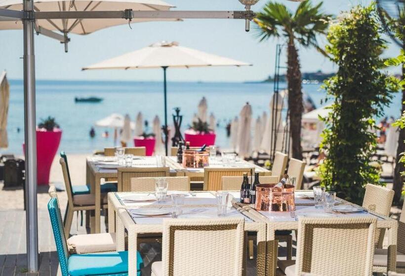 בית מלון כפרי Vip Club Oazis Sunny Beach