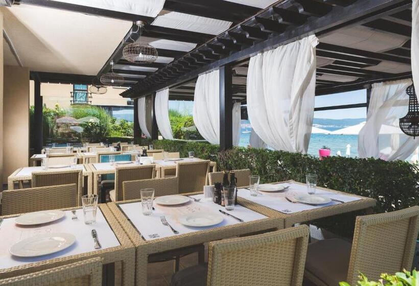 בית מלון כפרי Vip Club Oazis Sunny Beach