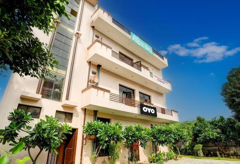 Oyo Flagship Hotel Jagdambey Residency