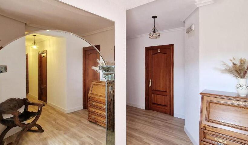 פנסיון Cosma House