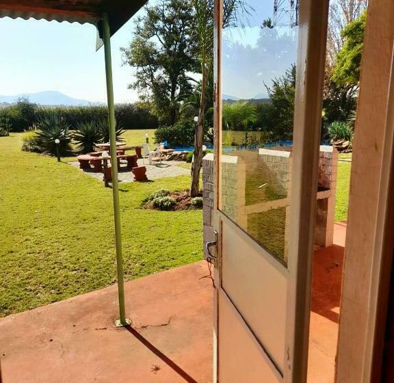 פנסיון Rietkuil Country Cottages