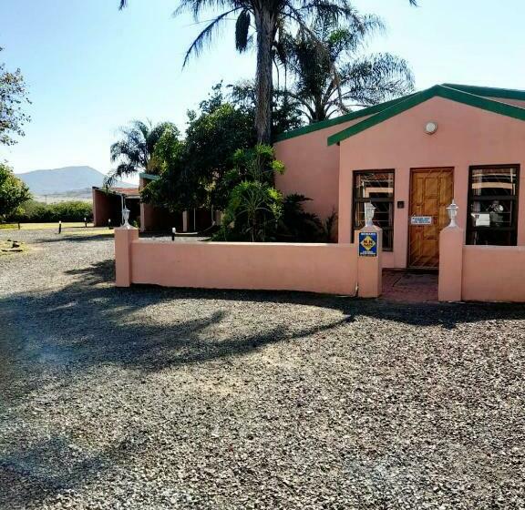 פנסיון Rietkuil Country Cottages