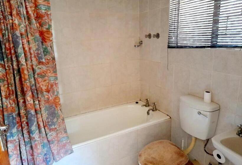 פנסיון Rietkuil Country Cottages