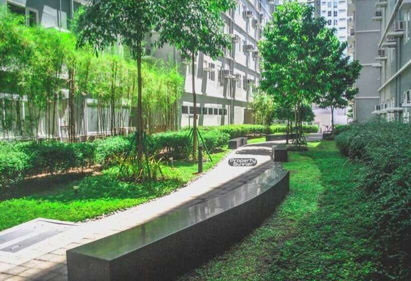 Пансион Room In Condo   Butler S Bnb A Trees Residences Qc Phil