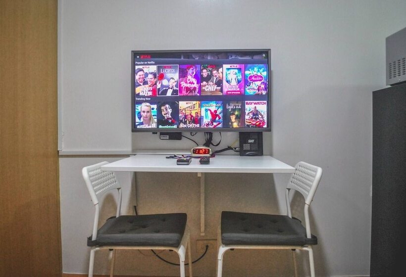 Пансион Room In Condo   Butler S Bnb A Trees Residences Qc Phil