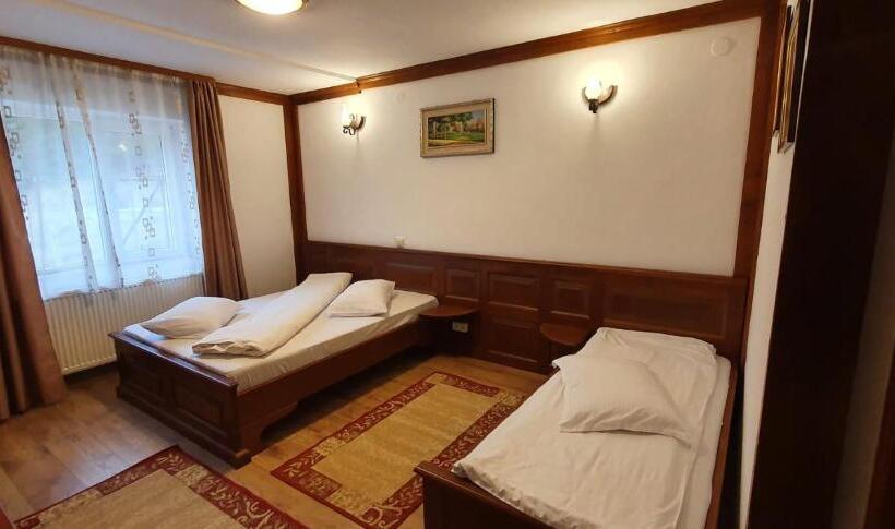 Pensiunea Cota 1200 Piscul Negru