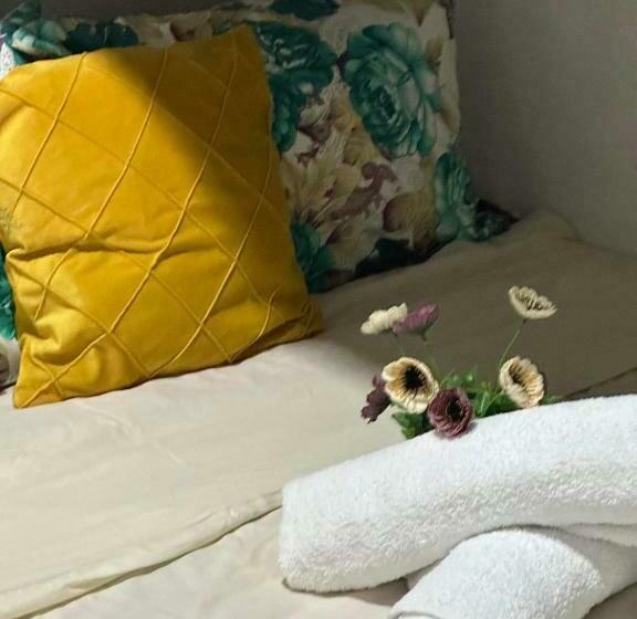 فندق صغير Evrmc La Luna Place