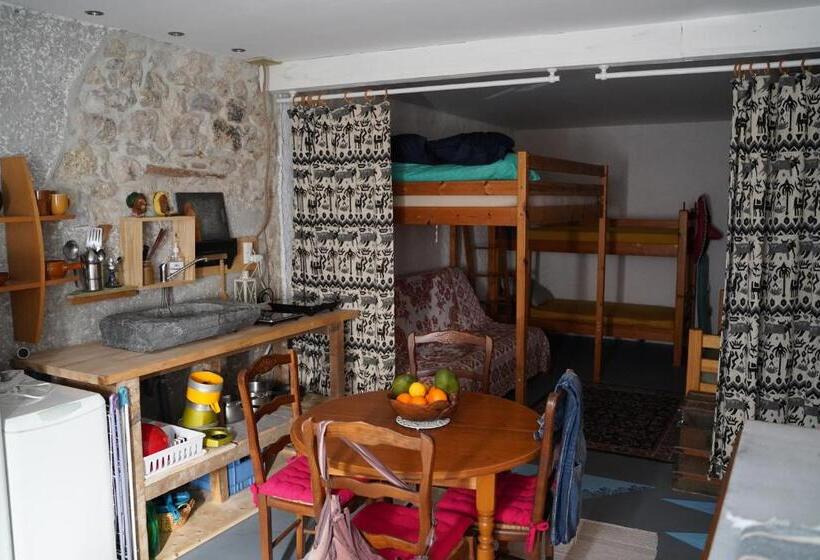 فندق صغير Lily à L Auberge