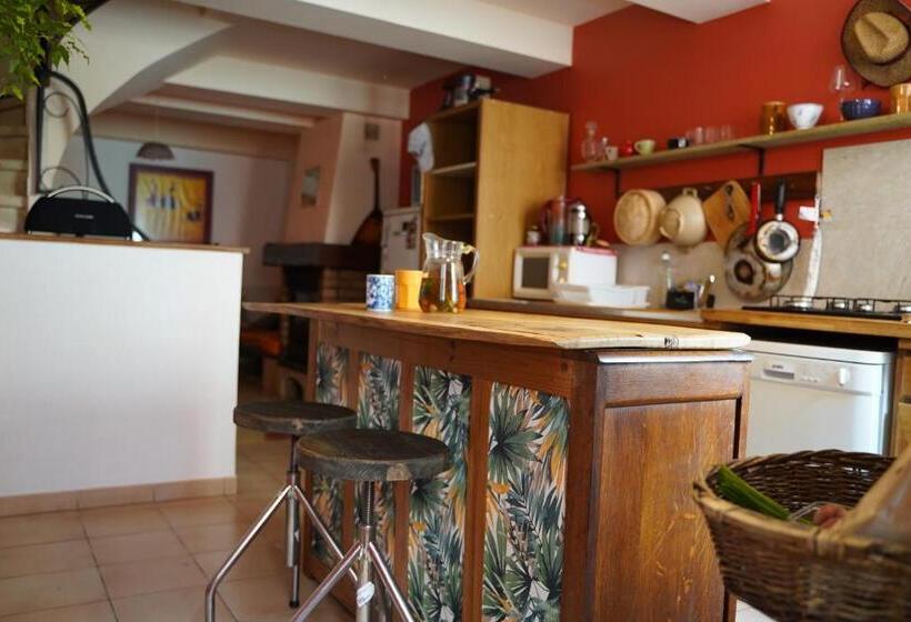 فندق صغير Lily à L Auberge