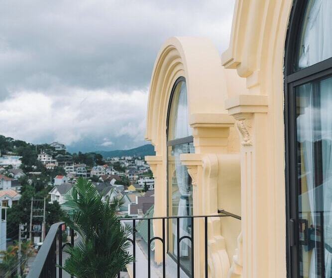 هتل Goldient Boutique