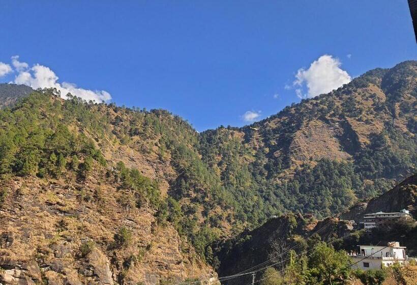 Отель Namami Gange & Restaurant