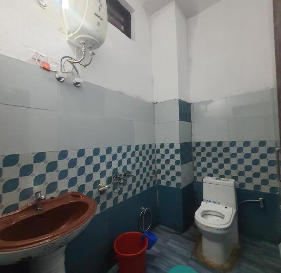 Отель Namami Gange & Restaurant